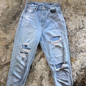 American Eagle high-rise Mom Jeans